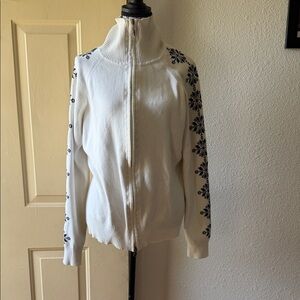 Eddie Bauer White and Black Turtleneck Sweater